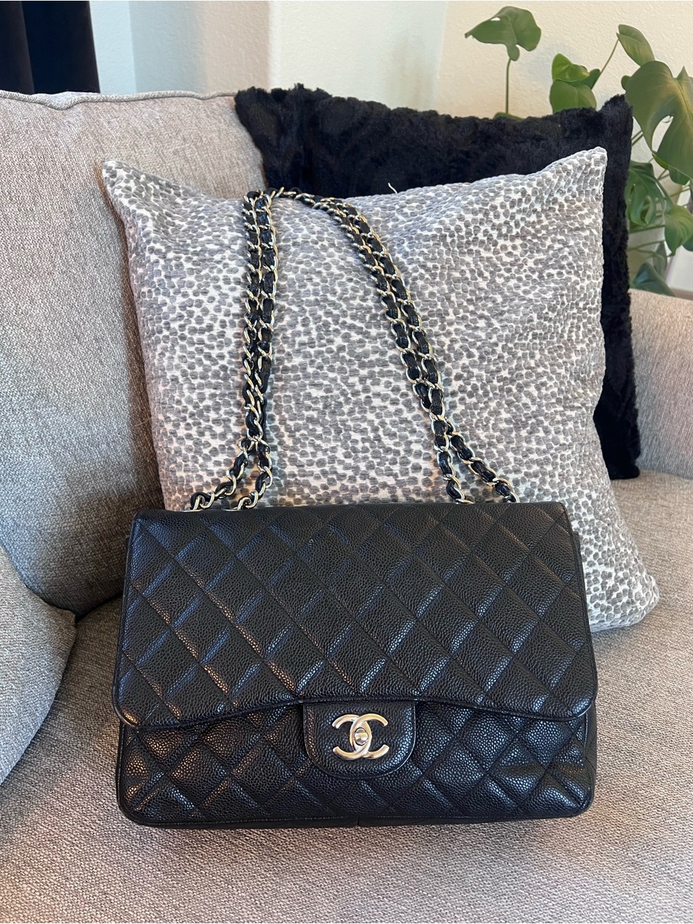 Chanel Classic Single Flap Black Quilted Caviar Jumbo Shoulder Bag - Picture 3 of 13